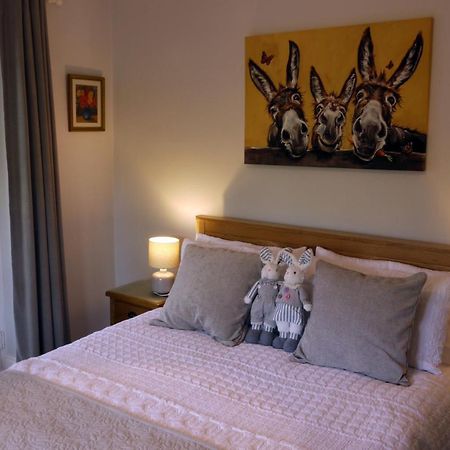Cosy Stone Cottage, The Bungalow Perrotts Brook 赛伦塞斯特 外观 照片