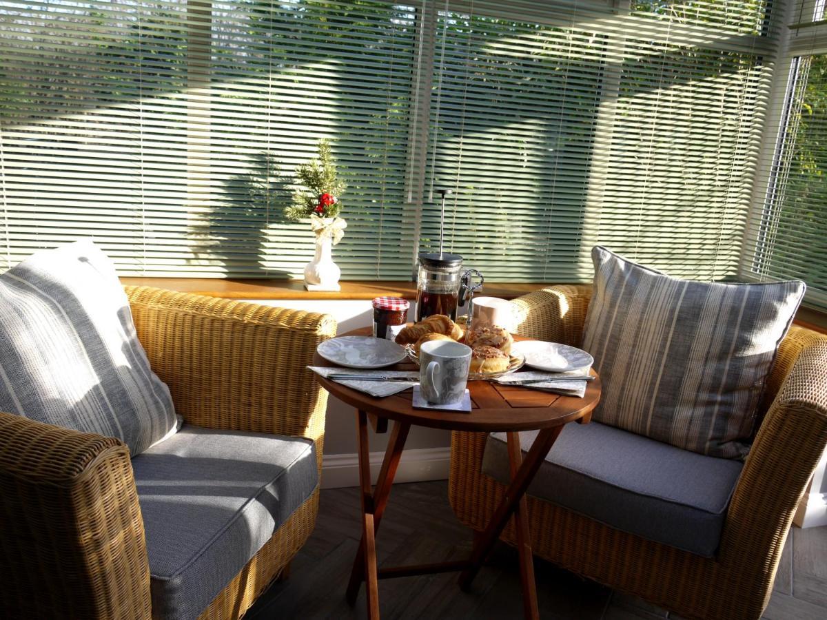 Cosy Stone Cottage, The Bungalow Perrotts Brook 赛伦塞斯特 外观 照片