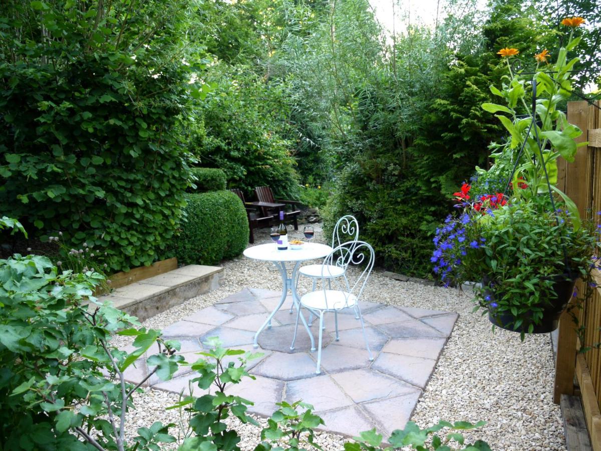 Cosy Stone Cottage, The Bungalow Perrotts Brook 赛伦塞斯特 外观 照片