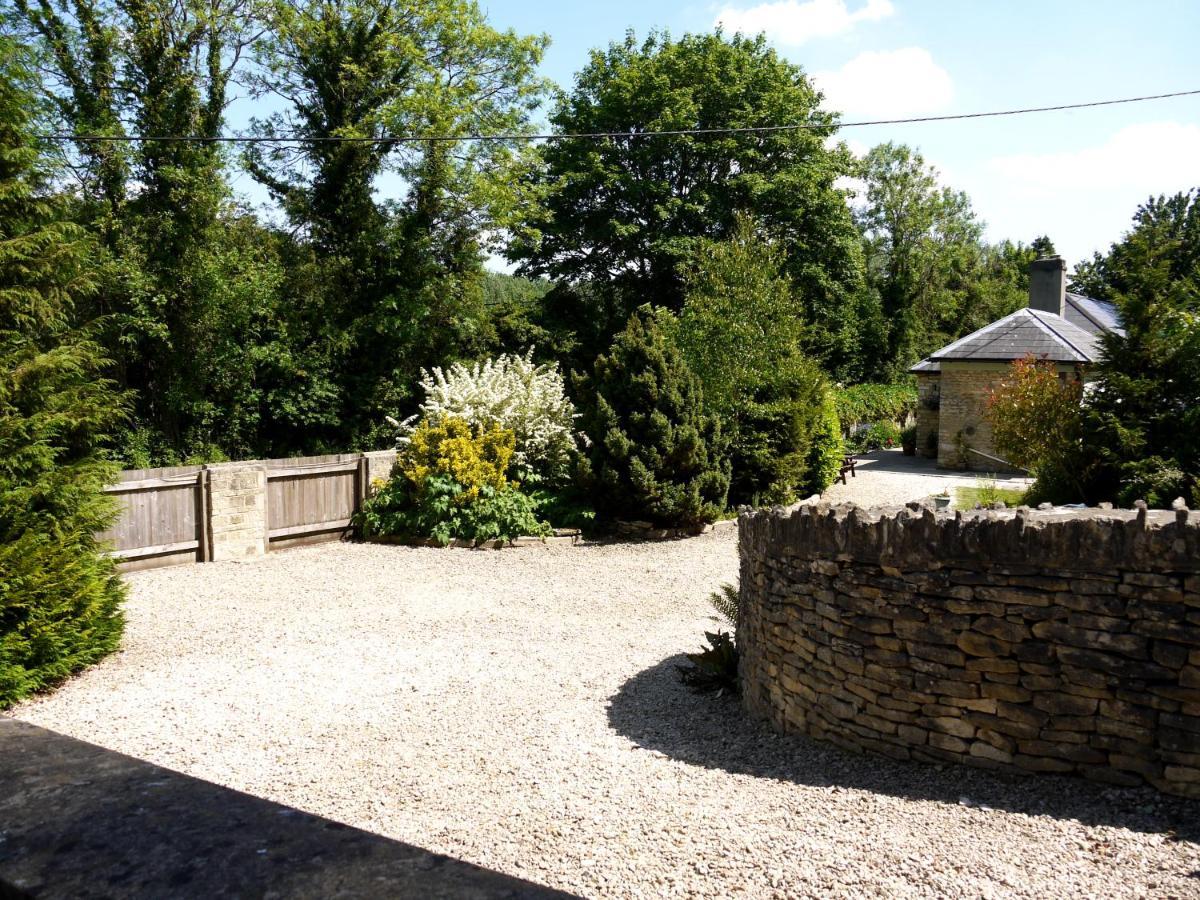 Cosy Stone Cottage, The Bungalow Perrotts Brook 赛伦塞斯特 外观 照片