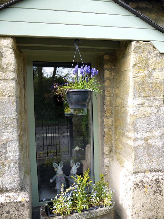 Cosy Stone Cottage, The Bungalow Perrotts Brook 赛伦塞斯特 外观 照片