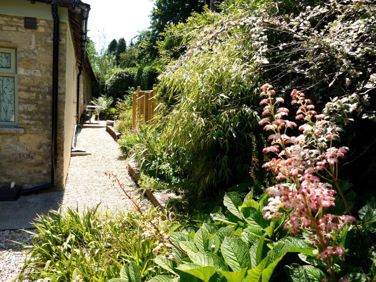 Cosy Stone Cottage, The Bungalow Perrotts Brook 赛伦塞斯特 外观 照片