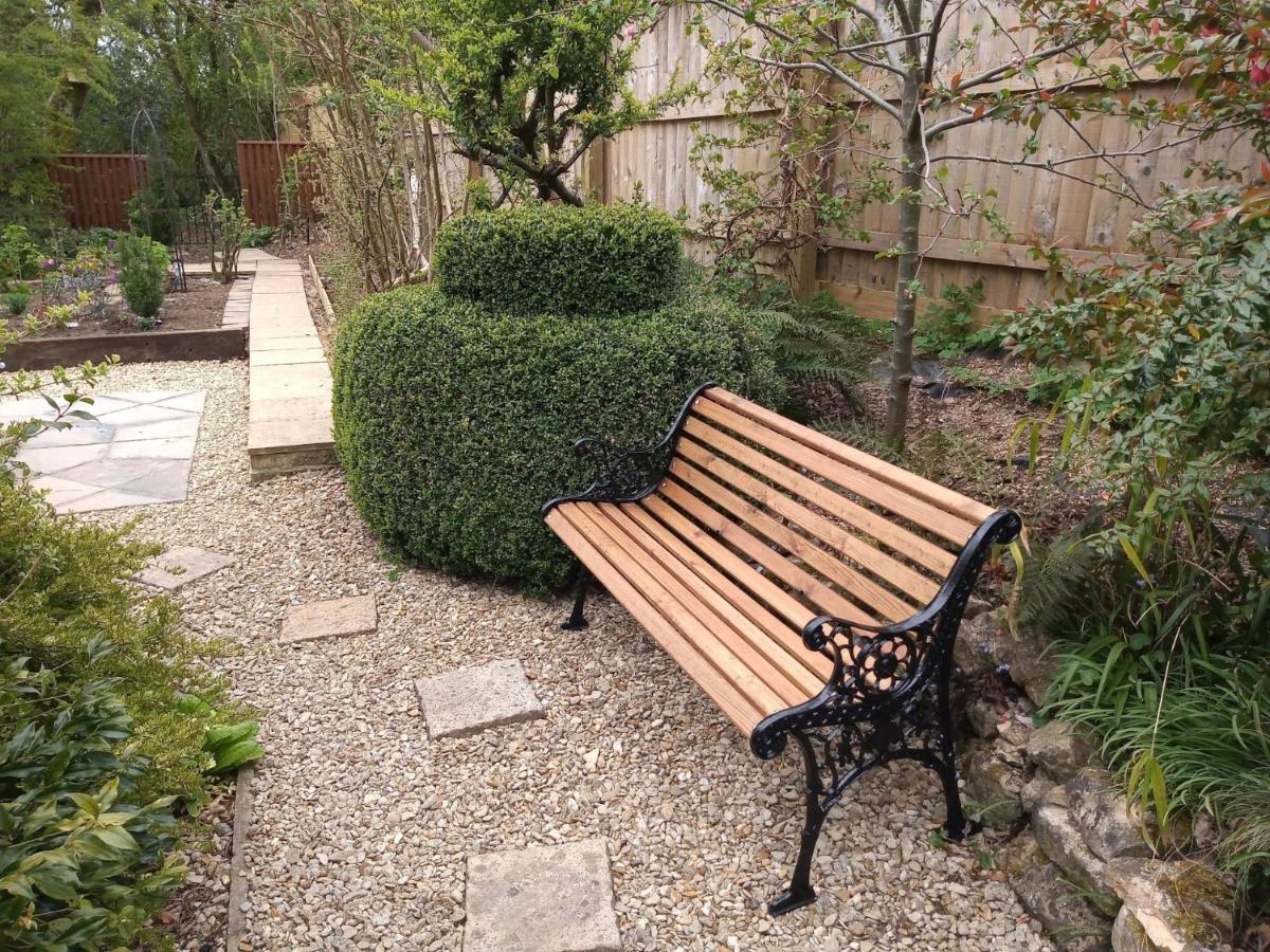 Cosy Stone Cottage, The Bungalow Perrotts Brook 赛伦塞斯特 外观 照片