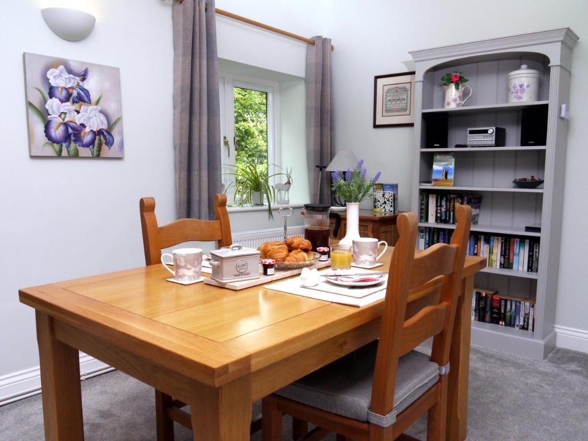 Cosy Stone Cottage, The Bungalow Perrotts Brook 赛伦塞斯特 外观 照片