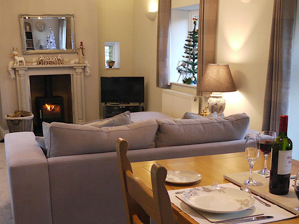Cosy Stone Cottage, The Bungalow Perrotts Brook 赛伦塞斯特 外观 照片